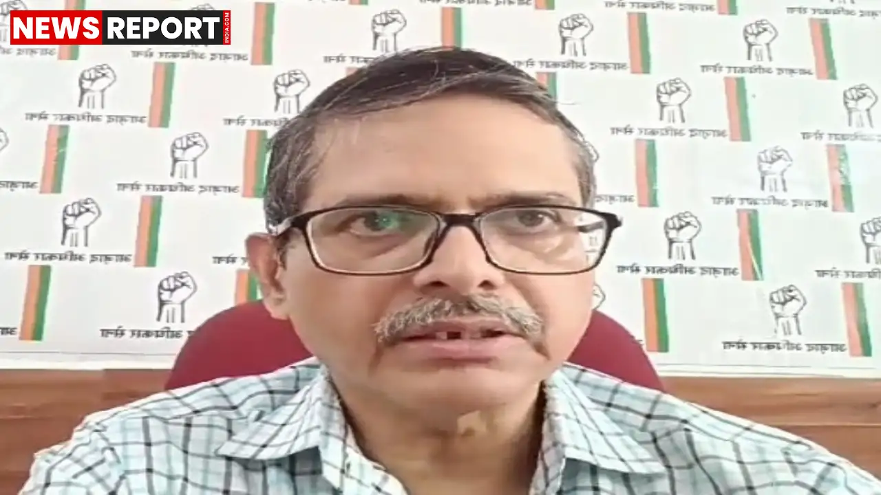 पूर्व आईपीएस अधिकारी अमिताभ ठाकुर ने मुख्यमंत्री योगी आदित्यनाथ के वाराणसी में दिए गए भाषण पर आपत्ति जताते हुए, लखनऊ के गोमतीनगर थाने में एफआईआर दर्ज करने की मांग की है।