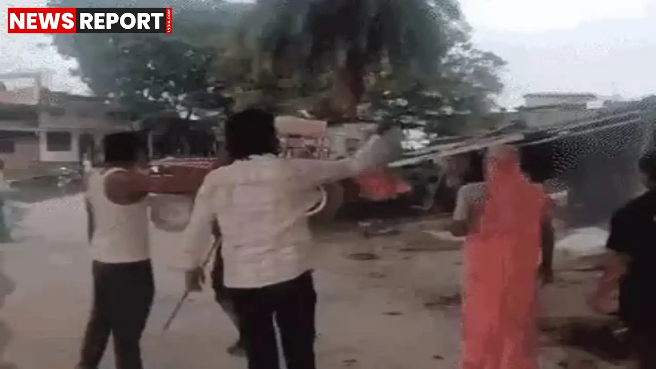 आजमगढ़ में भाजपा नेता के घर को दबंगों ने भूमाफिया विवाद में गिराया, जिसका वीडियो वायरल होने के बाद हंगामा हुआ।