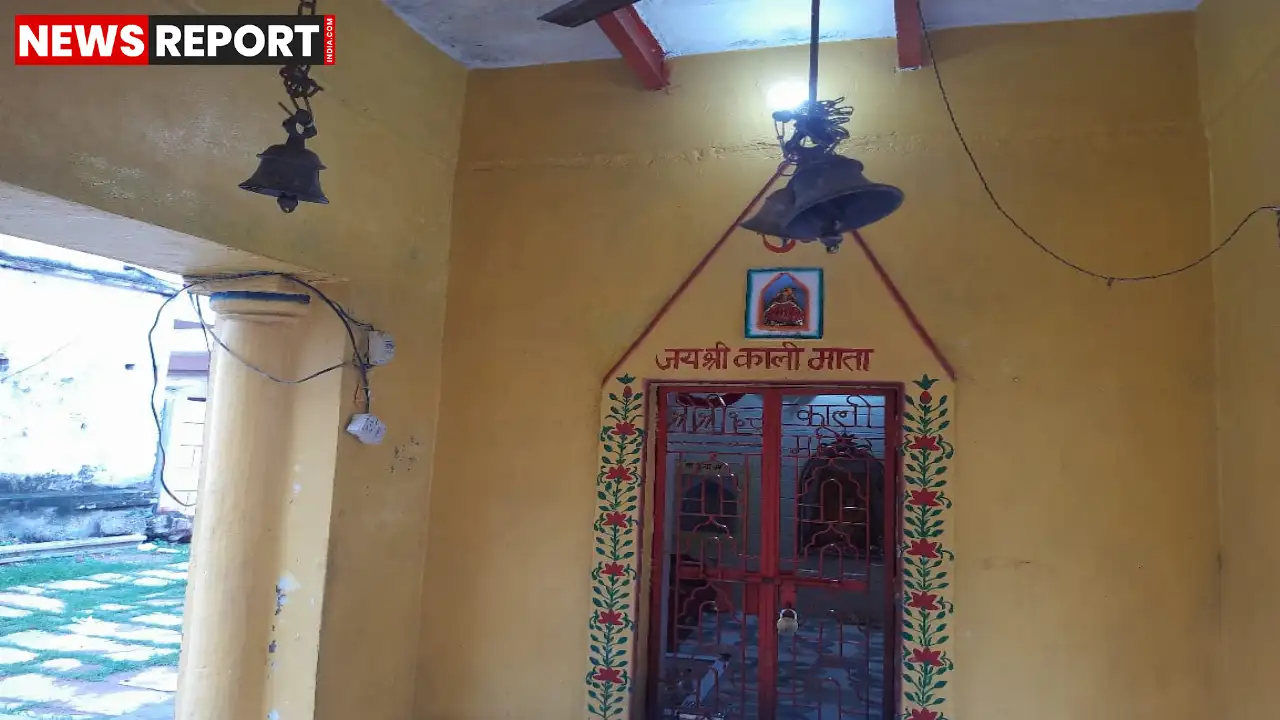 रामनगर के 1756 में स्थापित महाकाली मंदिर से 5 किलो का पीतल का घंटा चोरी, श्रद्धालुओं में गहरा आक्रोश फैल गया है।