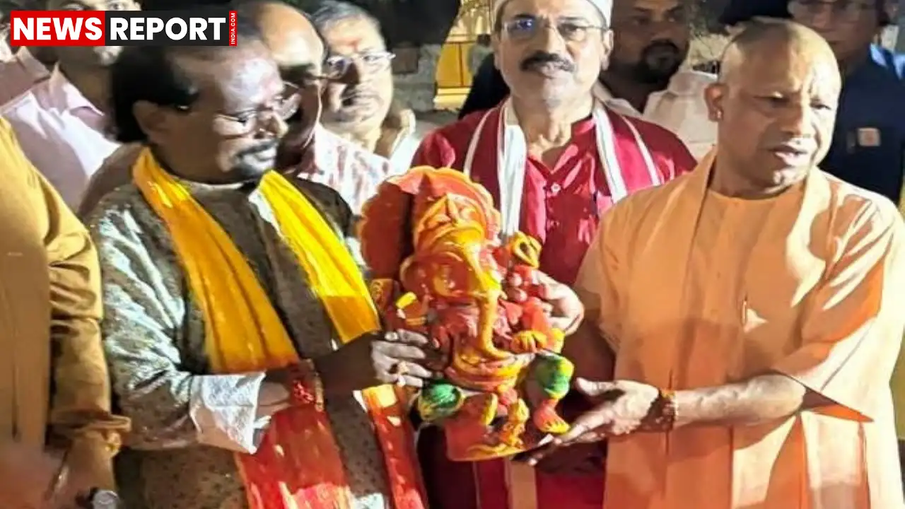 गोरखपुर: सीएम योगी ने एक दिया शहीदों के नाम कार्यक्रम में जलाया दीप, दी श्रद्धांजलि गोरखपुर: सीएम योगी ने एक दिया शहीदों के नाम कार्यक्रम में जलाया दीप, दी श्रद्धांजलि
