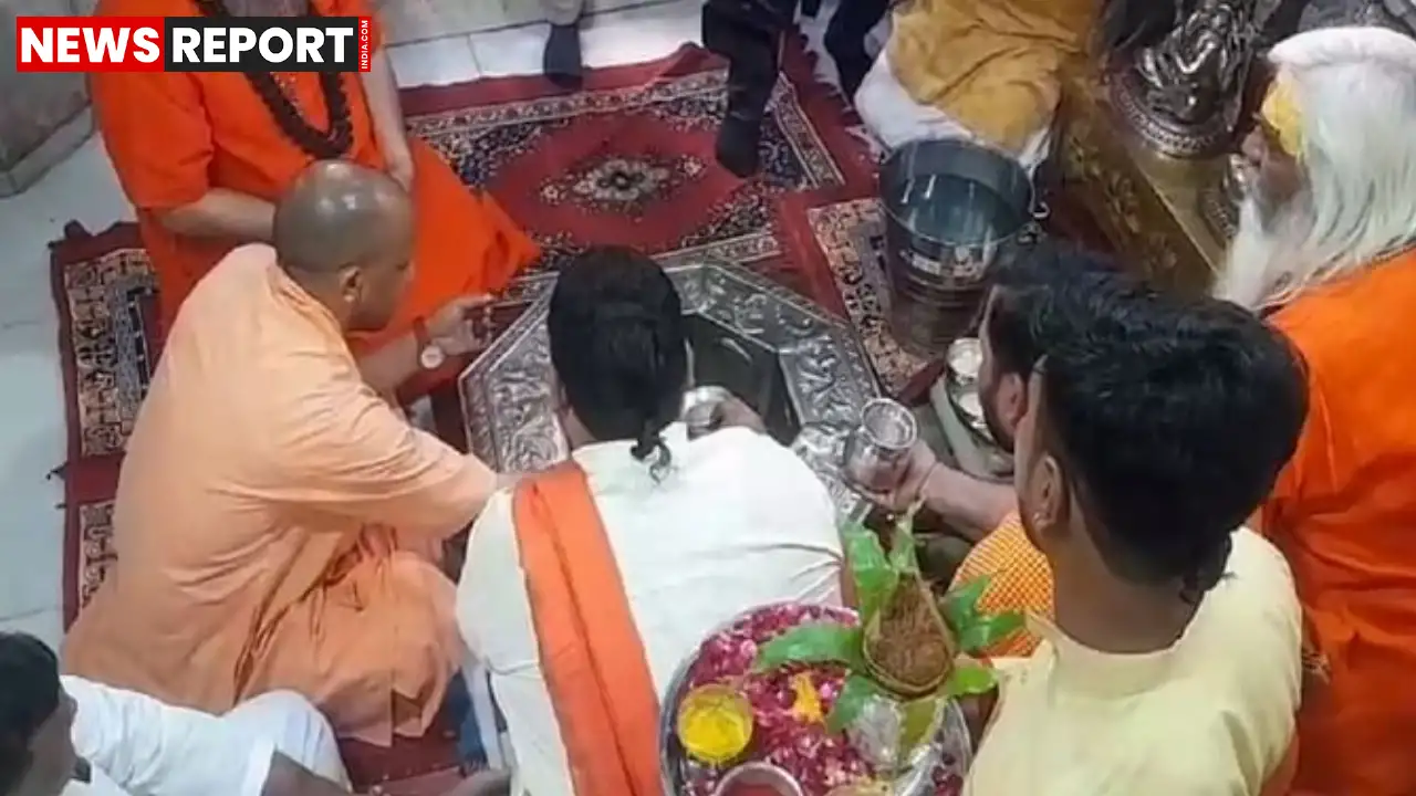 मुख्यमंत्री योगी आदित्यनाथ ने गाजियाबाद के दूधेश्वर नाथ महादेव मंदिर में पूजा-अर्चना की और मेरठ में कांवड़ यात्रियों पर पुष्प वर्षा करके सावन माह में शिवभक्तों को प्रोत्साहित किया।