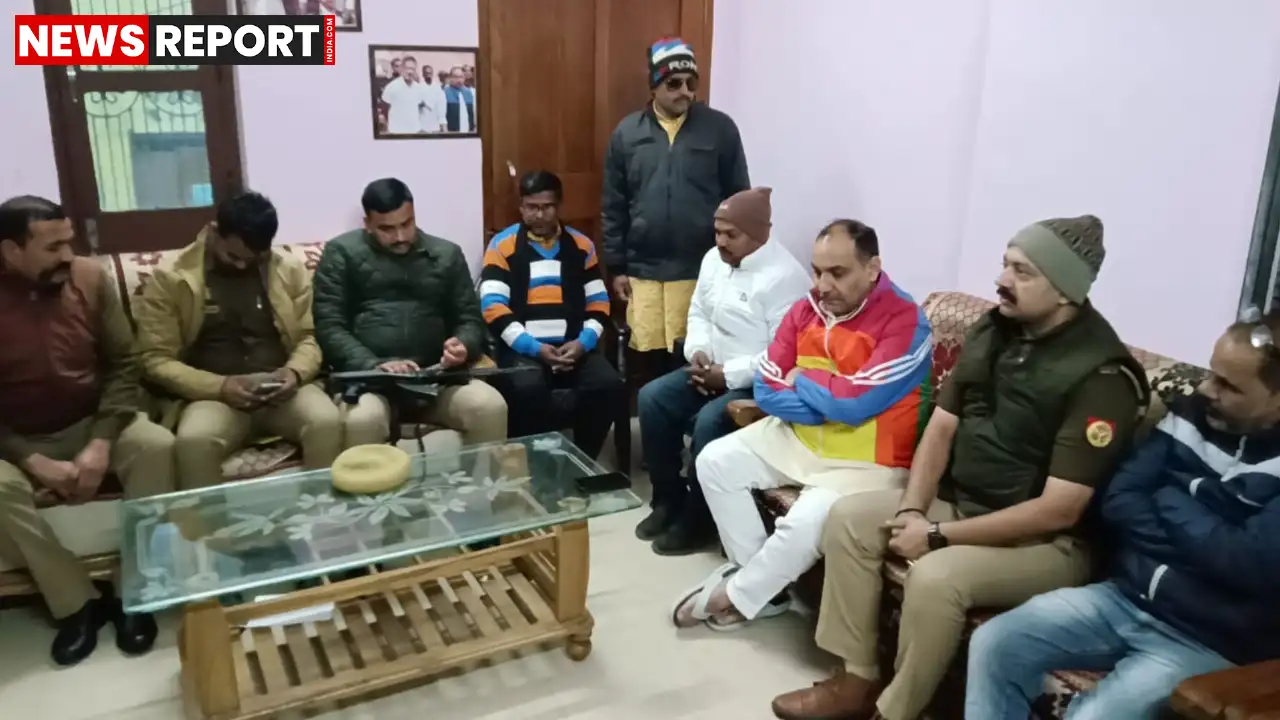 वाराणसी में कांग्रेस कार्यकर्ताओं की गिरफ्तारी, भाजपा कार्यालय घेराव से पहले पुलिस की सख्त कार्रवाई वाराणसी में कांग्रेस कार्यकर्ताओं की गिरफ्तारी, भाजपा कार्यालय घेराव से पहले पुलिस की सख्त कार्रवाई