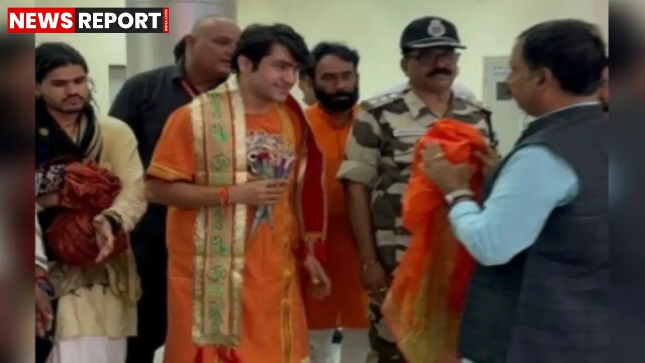 काशी में बागेश्वर धाम के धीरेंद्र शास्त्री ने की पूजा, मणिकर्णिका घाट पर किया ध्यान