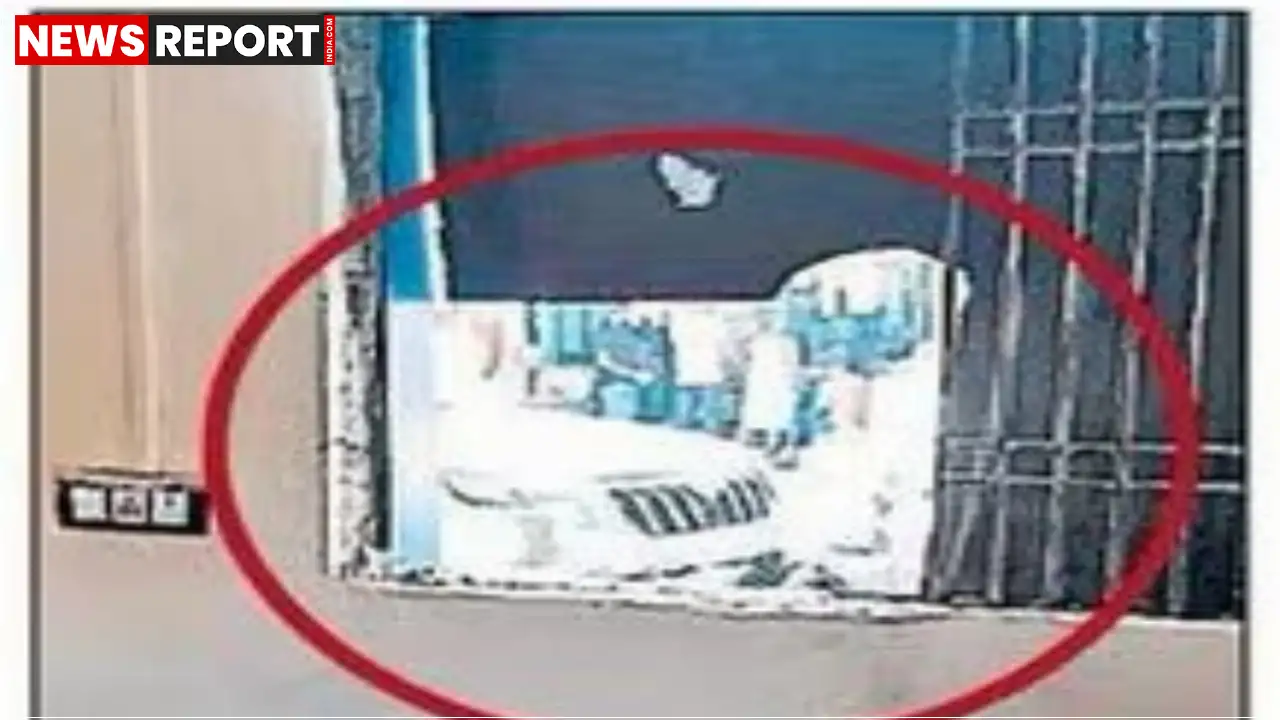 वाराणसी के सारनाथ क्षेत्र में आशापुर पुलिस चौकी से पूर्व दरोगा अरविंद यादव द्वारा विंडो एसी उखाड़ ले जाने का मामला सामने आया है, डीसीपी वरुणा जोन ने जांच के आदेश दिए हैं।