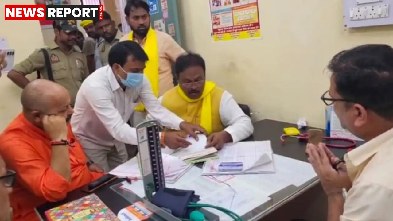 गाजीपुर के जखनिया सीएचसी में विधायक बेदीराम और अधीक्षक डॉ. योगेंद्र यादव के बीच तीखी बहस हुई, जिसके बाद सीएमओ ने अधीक्षक को हटा दिया।
