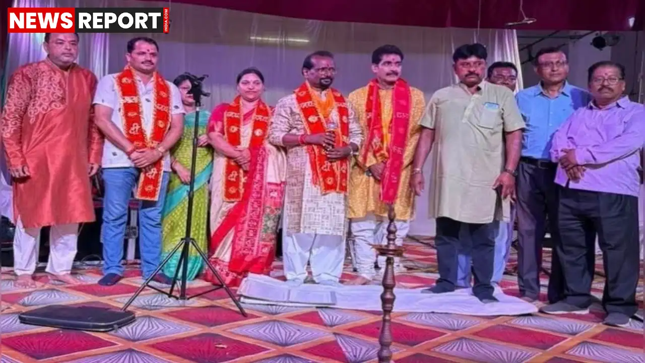 गोरखपुर: दुर्गा बाड़ी में शारदीय उत्सव का आगाज, डॉ. राकेश श्रीवास्तव ने बिखेरी भजन की छटा