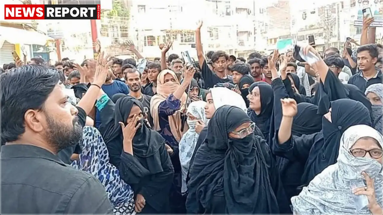 जौनपुर में मजलिस के दौरान भाजपा नेता से विवाद के बाद पुलिस ने 17 लोगों पर कार्रवाई की, जिसके विरोध में सैकड़ों लोगों ने कोतवाली का घेराव किया और धरना प्रदर्शन किया।