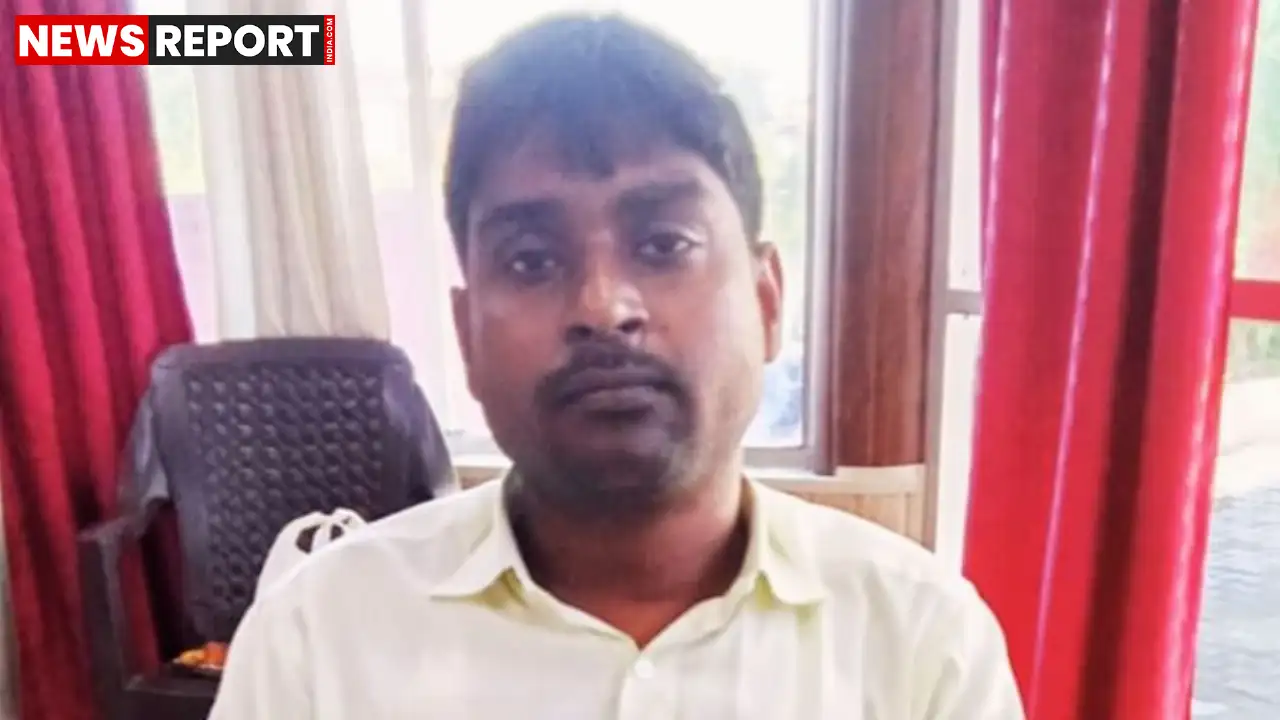 आजमगढ़: एंटी करप्शन टीम ने लेखपाल को रिश्वत लेते पकड़ा, तहसील में मची अफरातफरी आजमगढ़: एंटी करप्शन टीम ने लेखपाल को रिश्वत लेते पकड़ा, तहसील में मची अफरातफरी