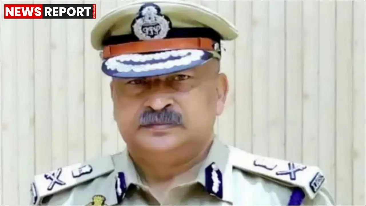 लखनऊ में DGP राजीव कृष्ण ने कांवड़ यात्रा के दौरान पहचान छिपाने और अवैध धर्मांतरण पर सख्त कार्रवाई की चेतावनी दी है, साथ ही ढाबों पर ओवर रेटिंग की शिकायतों पर भी संज्ञान लिया है।