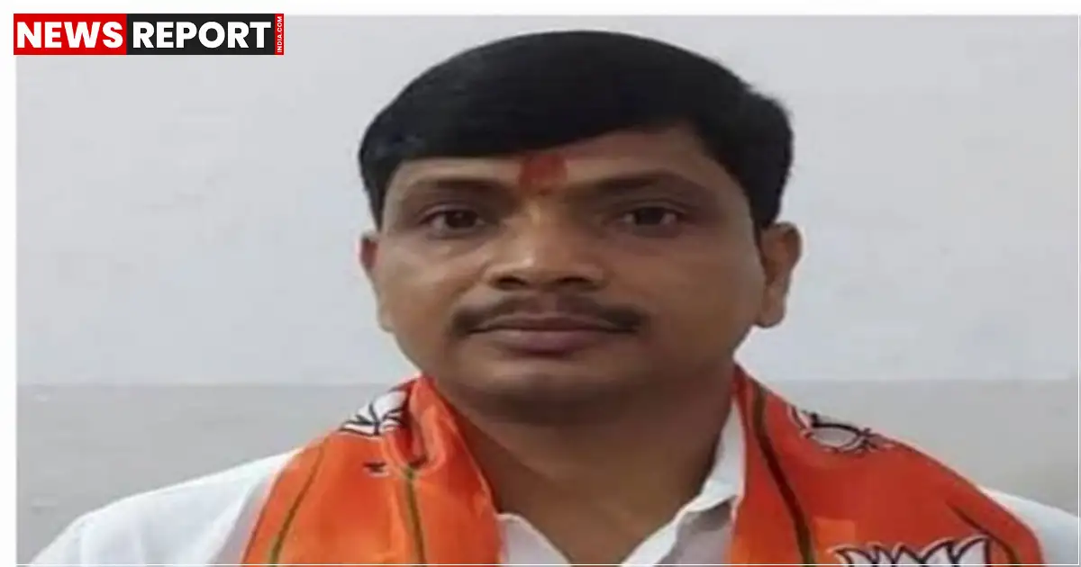 मिर्ज़ापुर में जिला पंचायत अध्यक्ष राजू कनौजिया को उनके आवास पर सांप ने डस लिया, यह पांचवीं बार है जब उन्हें सांप ने डसा है, समय पर इलाज मिलने से उनकी जान बच गई।