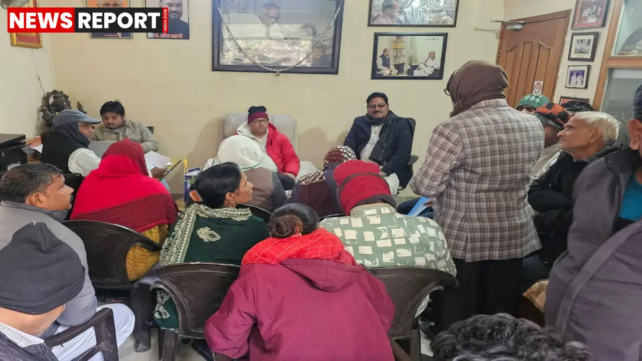 वाराणसी कैंट विधायक सौरभ श्रीवास्तव ने जनसुनवाई में सुनीं जनता की शिकायतें, अधिकारियों को त्वरित समाधान के सख्त निर्देश दिए।