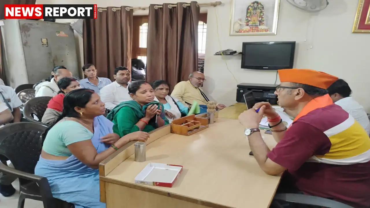 वाराणसी: कैंट विधायक सौरभ श्रीवास्तव ने जनसुनवाई में सुनीं जनता की शिकायतें, दिए तुरंत समाधान के निर्देश वाराणसी: कैंट विधायक सौरभ श्रीवास्तव ने जनसुनवाई में सुनीं जनता की शिकायतें, दिए तुरंत समाधान के निर्देश