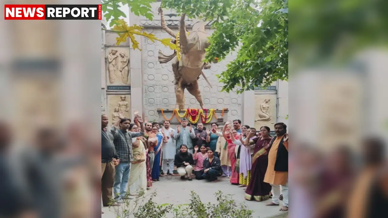 वाराणसी: रानी लक्ष्मीबाई की जयंती पर श्रद्धांजलि समारोह, विधायक कैन्ट सौरभ श्रीवास्तव ने किया पुष्पार्चन