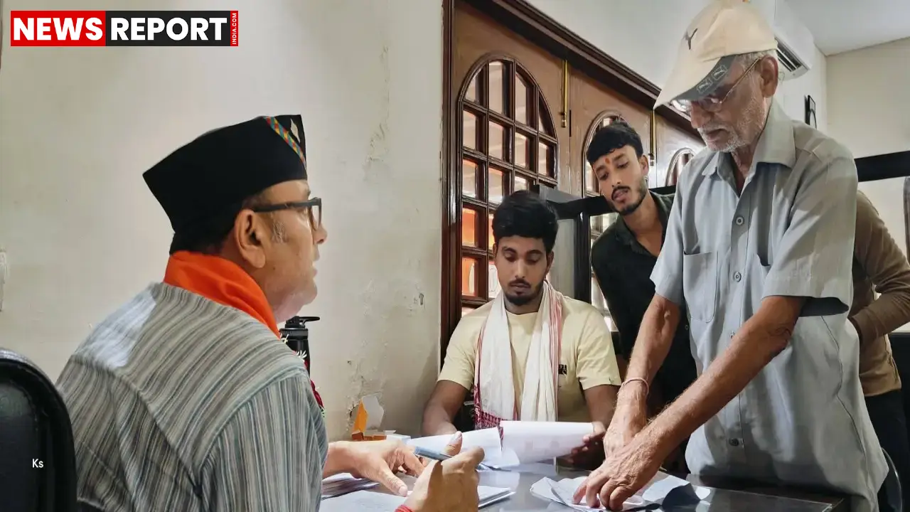 वाराणसी में विधायक सौरभ श्रीवास्तव ने जनसुनवाई कार्यक्रम में नागरिकों की समस्याओं को सुना और संबंधित अधिकारियों को तत्काल कार्रवाई के निर्देश दिए, जिससे लोगों को त्वरित समाधान मिल सके।