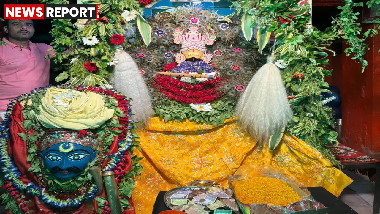वाराणसी में श्रावण के अंतिम सोमवार को आसभैरव बाबा का भव्य हरियाली एवं हिम श्रृंगार किया गया, जिसमें बड़ी संख्या में भक्तों ने दर्शन किए।