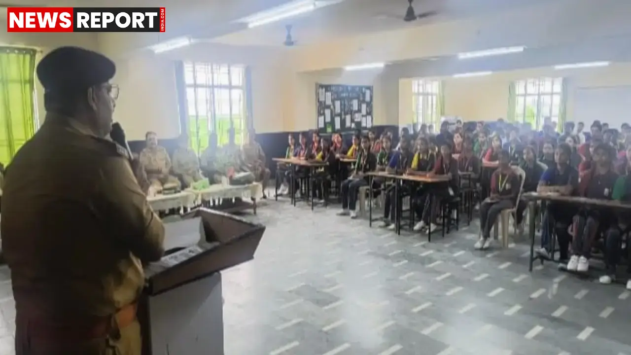 वाराणसी: पब्लिक स्कूल में साइबर जागरूकता दिवस, छात्रों को ऑनलाइन ठगी से बचाव के सिखाए गुर वाराणसी: पब्लिक स्कूल में साइबर जागरूकता दिवस, छात्रों को ऑनलाइन ठगी से बचाव के सिखाए गुर