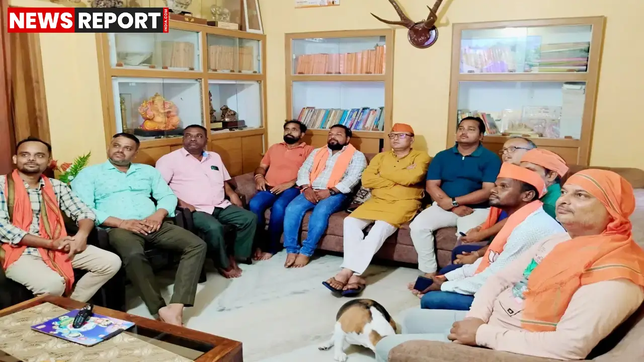 वाराणसी: विधायक सौरभ श्रीवास्तव ने कार्यकर्ताओं संग सुनी प्रधानमंत्री मोदी की मन की बात वाराणसी: विधायक सौरभ श्रीवास्तव ने कार्यकर्ताओं संग सुनी प्रधानमंत्री मोदी की मन की बात