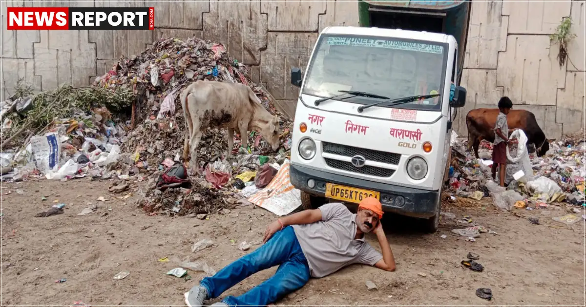 रामनगर में नगर निगम की लापरवाही से कूड़ा डंपिंग के खिलाफ भाजपा के पूर्व सभासद संतोष शर्मा ने किया विरोध, जिससे इलाके में महामारी का खतरा मंडरा रहा है।