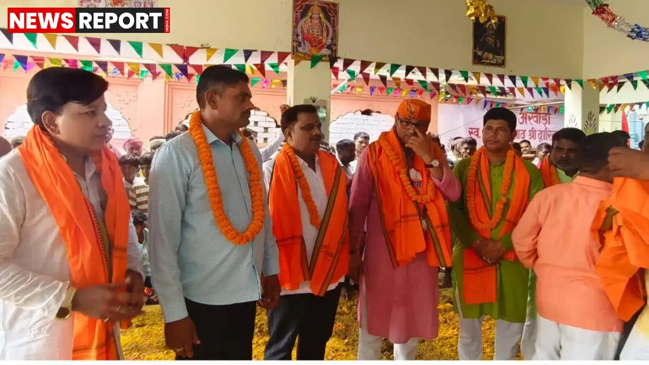 रामनगर के बलुआ घाट पर नाग पंचमी के अवसर पर भव्य कुश्ती दंगल का आयोजन हुआ, जिसमें विधायक सौरभ श्रीवास्तव ने उद्घाटन किया।