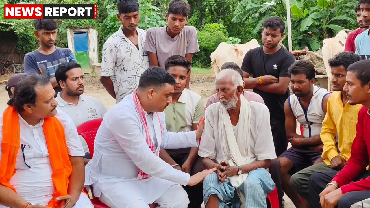 लखीमपुर खीरी में राज्य पिछड़ा वर्ग आयोग सदस्य सत्येंद्र बारी ने दिवंगत बजरंग दल कार्यकर्ता संदीप के परिजनों से मिलकर संवेदनाएं व्यक्त कीं।