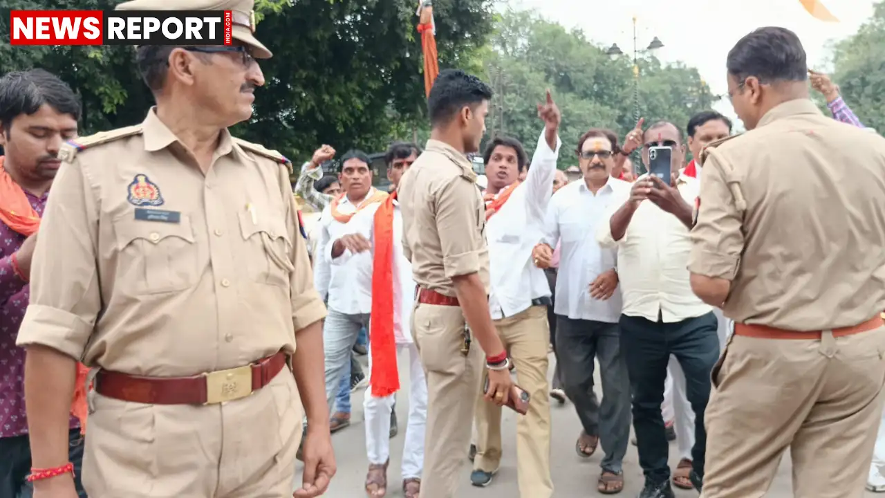 वाराणसी में बाबा विश्वनाथ के जलाभिषेक हेतु शिवसेना की धार्मिक यात्रा रोकी गई, 50 से अधिक शिव सैनिक हिरासत में लिए गए।