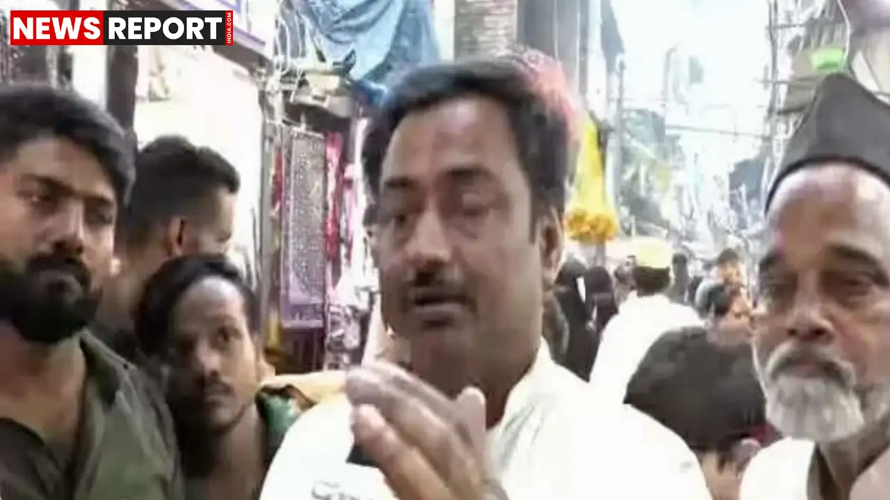 वाराणसी: दालमंडी चौड़ीकरण विरोध में सपा नेता इमरान गिरफ्तार, चौक थाने पर जुटी भीड़ वाराणसी: दालमंडी चौड़ीकरण विरोध में सपा नेता इमरान गिरफ्तार, चौक थाने पर जुटी भीड़