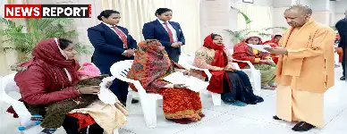 मुख्यमंत्री योगी ने जनता दर्शन में अफसरों को निर्देश दिए कि जिले में ही जनसुनवाई हो, ताकि लोग ठंड में लखनऊ न आएं और रैनबसेरों में उत्तम व्यवस्था हो।