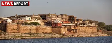 रामनगर किले में टिनशेड बदलने को लेकर परिवार में विवाद, पुलिस ने दो मजदूरों को हिरासत में लिया।