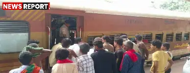 प्रयागराज जंक्शन पर मानव तस्करी का भंडाफोड़, सीमांचल एक्सप्रेस से 15 नाबालिग बच्चे मुक्त