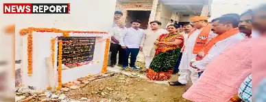 वाराणसी के विधायक सौरभ श्रीवास्तव ने पीएम मोदी का नाम छोटा लिखे जाने पर शिलान्यास कार्यक्रम का बहिष्कार किया, इसे अनुशासनहीनता बताया।