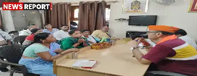 वाराणसी के कैंट विधायक सौरभ श्रीवास्तव ने शिवाजी नगर कार्यालय में जनसुनवाई कर जनता की समस्याओं को सुना और त्वरित समाधान के निर्देश दिए।