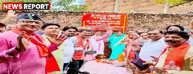 कैंट विधायक सौरभ श्रीवास्तव ने रामनगर में प्रधानमंत्री नरेंद्र मोदी की सांसद निधि से बनी 215 मीटर इंटरलॉकिंग सड़क का लोकार्पण किया।