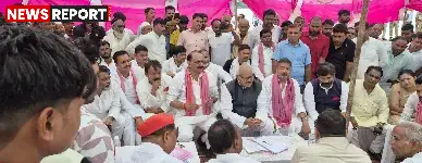 वाराणसी: बंदरगाह भूमि अधिग्रहण विवाद, अखिलेश के वादे पर सपा प्रतिनिधिमंडल किसानों से मिला