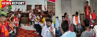 वाराणसी के कैंट विधायक सौरभ श्रीवास्तव ने रामनगर में ₹26.02 लाख की इंटरलॉकिंग सड़क का शिलान्यास किया जिससे स्थानीय लोगों को आवागमन में सुविधा मिलेगी।