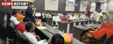 सीतापुर में केसरिया हिंदू वाहिनी की अवध प्रांत बैठक हुई, जिसमें संगठन को मजबूत करने, समन्वय बनाने और दिसंबर में होने वाले राष्ट्रीय अधिवेशन की तैयारियों पर चर्चा हुई।