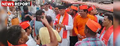 वाराणसी कैन्ट विधायक सौरभ श्रीवास्तव ने अस्सी बाजार में जीएसटी सुधारों का प्रभाव जानने हेतु व्यापारियों और ग्राहकों से संवाद कर नई दरों का निरीक्षण किया।