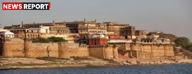 ऐतिहासिक रामनगर में सार्वजनिक शौचालयों के अभाव से महिलाएं शर्मसार और नागरिक परेशान हैं, नगर निगम चालान काट रहा।