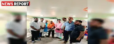मॉरीशस के प्रधानमंत्री को लस्सी पिलाने के बाद रामनगर में द्वारिका मांझी का नागरिकों ने भव्य अभिनंदन किया।
