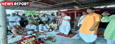 वाराणसी की सदियों पुरानी रामनगर रामलीला का गणपति वंदन से भव्य आगाज हुआ, जिसमें भक्ति रस में डूबे श्रद्धालु शामिल हुए।