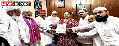 वाराणसी में डिंपल यादव पर आपत्तिजनक टिप्पणी के खिलाफ सपा का जोरदार प्रदर्शन, मौलाना साजिद रशीदी की गिरफ्तारी की मांग।