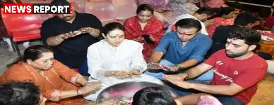अभिनेत्री सारा अली खान ने वाराणसी के दशाश्वमेध घाट पर गंगा आरती में भाग लिया और इस अनुभव को अविस्मरणीय बताया।