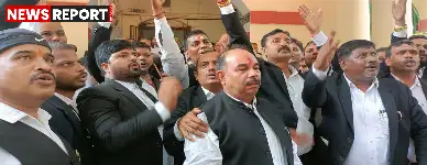 वाराणसी: तहसील सदर में अधिवक्ताओं पर हमले, भ्रष्टाचार के खिलाफ जोरदार प्रदर्शन