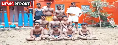वाराणसी के ऐतिहासिक काकेमल अखाड़े में नागपंचमी पर हुआ भव्य कुश्ती दंगल, जिसमें पहलवानों ने अपना दमखम दिखाया।