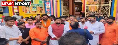 वाराणसी: लाउडस्पीकर विवाद के बाद हनुमान मंदिर में सामूहिक हनुमान चालीसा पाठ, दो गिरफ्तार