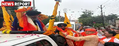 वाराणसी में श्री चरण पादुका यात्रा का भव्य स्वागत, विधायक सौरभ श्रीवास्तव ने जत्थेदारों को किया सम्मानित