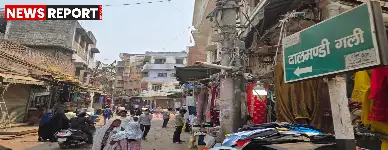 वाराणसी: दालमंडी चौड़ीकरण में बकाया टैक्स वाले 52 मकानों की सूची नगर निगम ने जिलाधिकारी को सौंपी