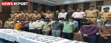 वाराणसी पुलिस ने निवेश और शेयर बाजार के नाम पर ठगी करने वाले फर्जी कॉल सेंटर का पर्दाफाश कर 26 आरोपितों को गिरफ्तार किया है।
