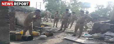 वाराणसी: पुलिस-आबकारी की संयुक्त टीम ने अवैध शराब कारोबार का किया भंडाफोड़, 9 गिरफ्तार