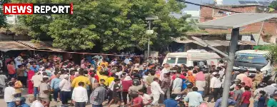 वाराणसी में भीषण सड़क हादसा, कूड़ा डंपर की टक्कर से महिला की मौत, लोगों ने किया चक्काजाम