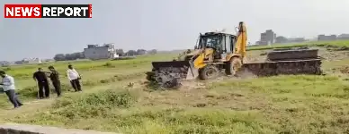 वाराणसी विकास प्राधिकरण ने नगवां, दफलपुर, नकाई में बिना ले-आउट स्वीकृति के हो रही चार बीघा से अधिक अवैध प्लाटिंग पर बुलडोजर चलाकर ध्वस्त किया।